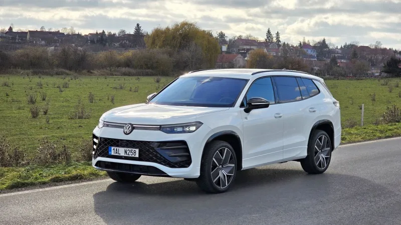 test-volkswagen-tayron-r-line-people-20-tsi-195-kw-4motion-2026-3