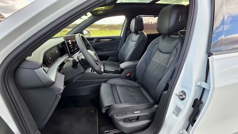 test-volkswagen-tayron-r-line-people-20-tsi-195-kw-4motion-2026-23