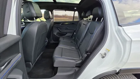 test-volkswagen-tayron-r-line-people-20-tsi-195-kw-4motion-2026-26