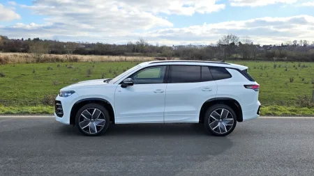 test-volkswagen-tayron-r-line-people-20-tsi-195-kw-4motion-2026-4