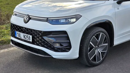 test-volkswagen-tayron-r-line-people-20-tsi-195-kw-4motion-2026-10