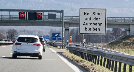 nemecko-zakaz-sjezdu-z-dalnice-adac