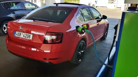 tankovani-cerpaci-stanice-palivo-skoda-octavia-fl-2