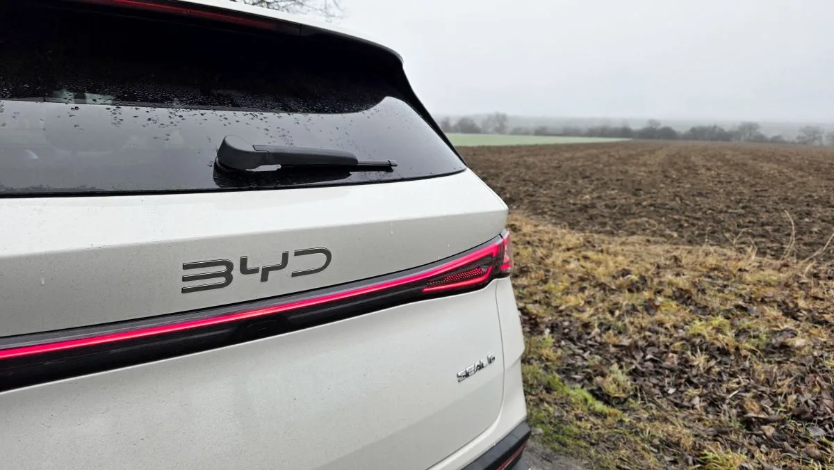 test-byd-seal-6-dm-i-touring-plug-in-hybrid-2026-12