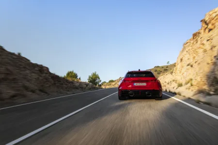 2026-audi_rs5_avant-13