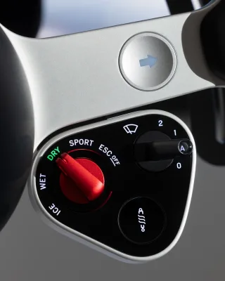 2026-ferrari_luce-novy_model_elektromobil-9