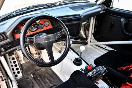 bmw-m3-e30-zavodni-auto-3