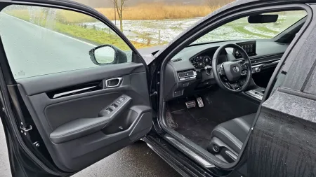 test-honda-civic-ehev-2-0-i-mmd-hybrid-2026-12