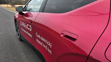 test-lynk-co-02-elektromobil-2026-13