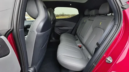 test-lynk-co-02-elektromobil-2026-30