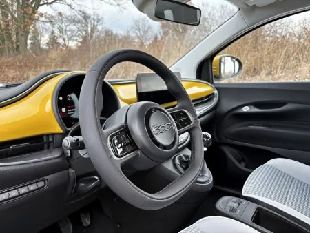 test-2026-fiat-500-hybrid-16