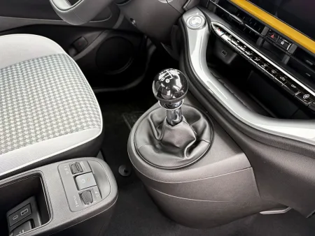 test-2026-fiat-500-hybrid-24