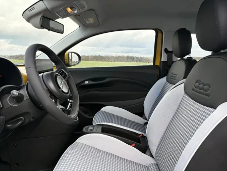 test-2026-fiat-500-hybrid-25