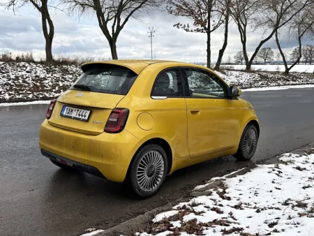 test-2026-fiat-500-hybrid-4