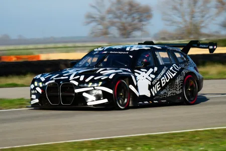 2026-bmw-m3-touring-24h-zavodni-kombik-9