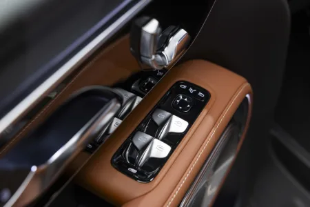 2026-mercedes-benz_vle-6