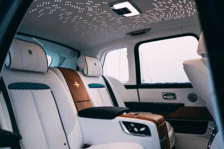 2026-rolls-royce-presents-cullinan-yachting-10