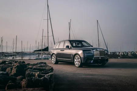 2026-rolls-royce-presents-cullinan-yachting-5