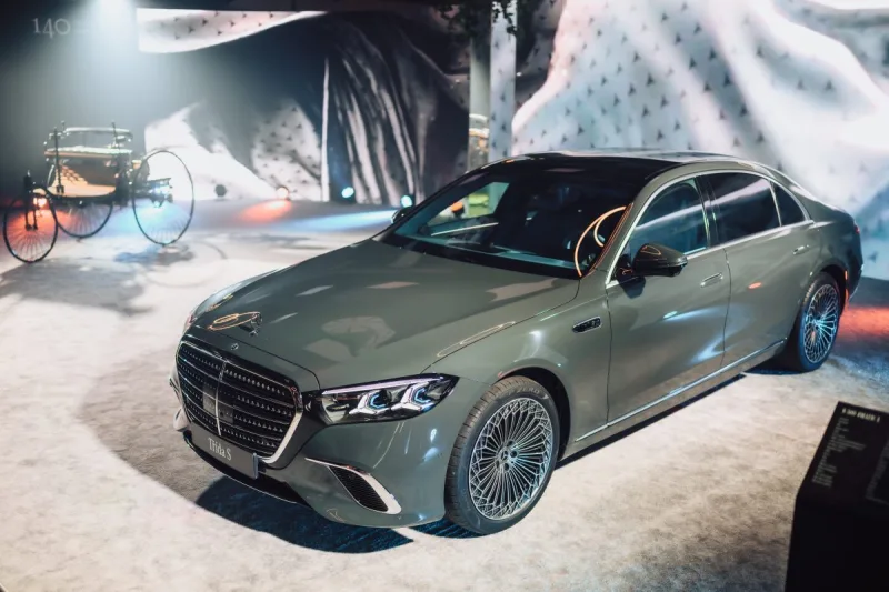 2026-mercedes-benz-tridy-s-facelift-v-praze-1