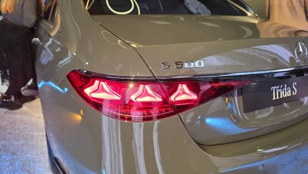 2026-mercedes-benz-tridy-s-facelift-v-praze-13