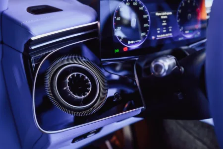 2026-mercedes-benz-tridy-s-facelift-v-praze-16