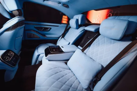 2026-mercedes-benz-tridy-s-facelift-v-praze-22