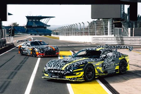 2026-teaser-mercedes-amg-gt3-a-mercedes-amg-gt-black-series-3