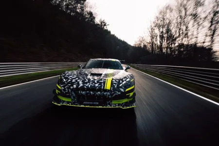 2026-teaser-mercedes-amg-gt3-a-mercedes-amg-gt-black-series-6