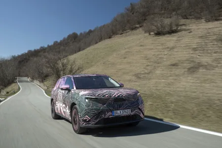 2026-teaser-skoda-peaq-elektromobil-7