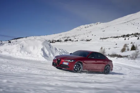 alfa-romeo-giulia-q4-predek