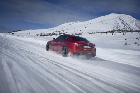 alfa-romeo-giulia-q4-zadek