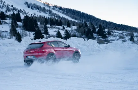 alfa-romeo-tonale-ibrida-plug-in-hybrid-zadek