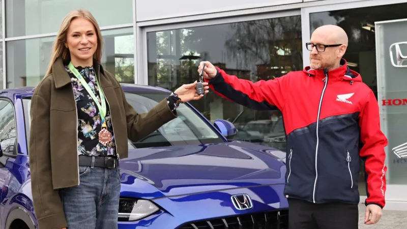 amalie-svabikova-honda-zr-v-ehev-2