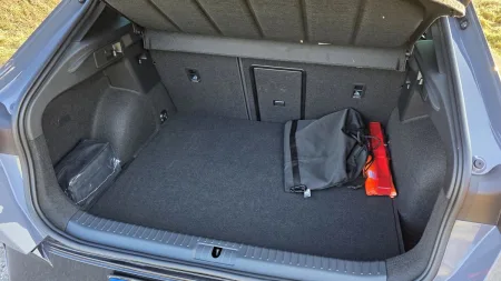 test-2026-cupra-formentor-e-hybrid-272-k-21