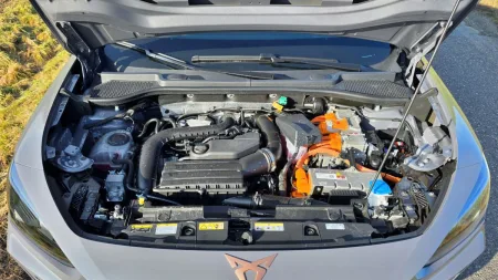 test-2026-cupra-formentor-e-hybrid-272-k-23