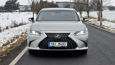 test-2026-lexus-es-300h-1