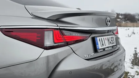 test-2026-lexus-es-300h-11