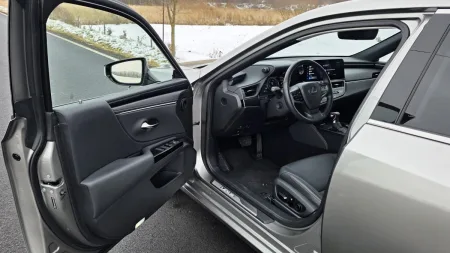 test-2026-lexus-es-300h-13