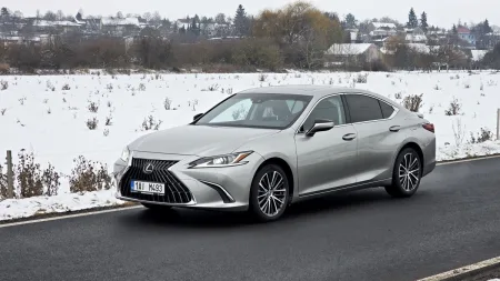 test-2026-lexus-es-300h-2