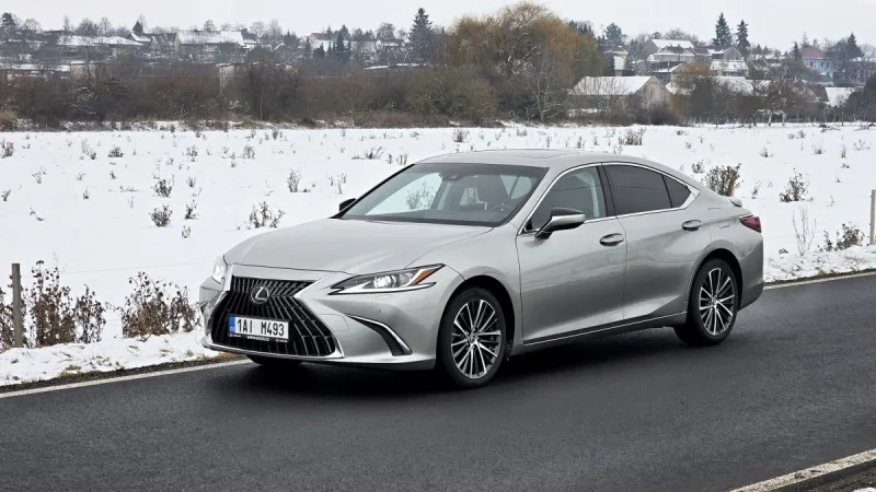 test-2026-lexus-es-300h-2