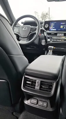 test-2026-lexus-es-300h-25