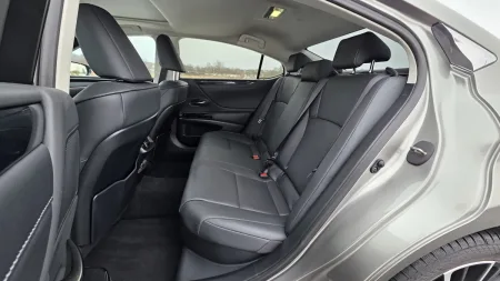 test-2026-lexus-es-300h-26