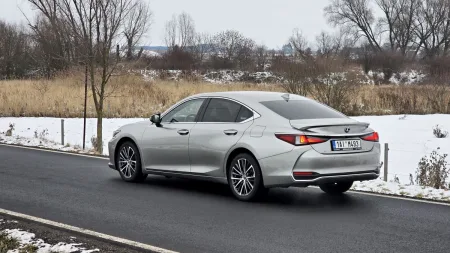 test-2026-lexus-es-300h-4