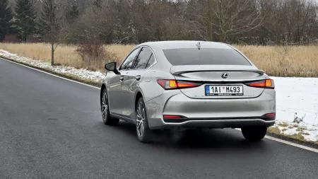 test-2026-lexus-es-300h-5