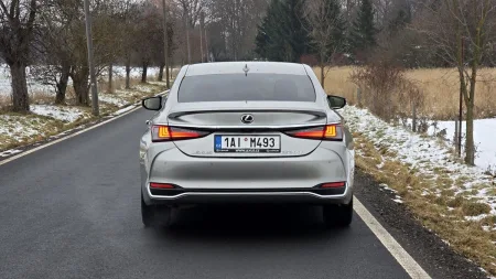 test-2026-lexus-es-300h-6