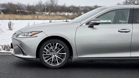 test-2026-lexus-es-300h-9
