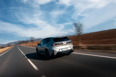 prvni-jizda-test-2026-bmw-ix3-50-xdrive-10