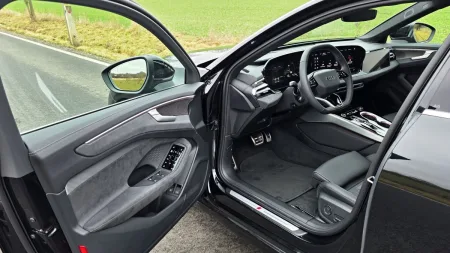 test-2026-audi-a6-e-hybrid-plug-in-hybrid-16