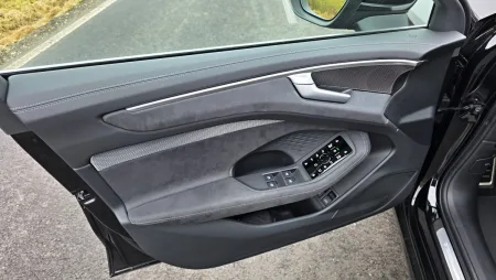 test-2026-audi-a6-e-hybrid-plug-in-hybrid-17