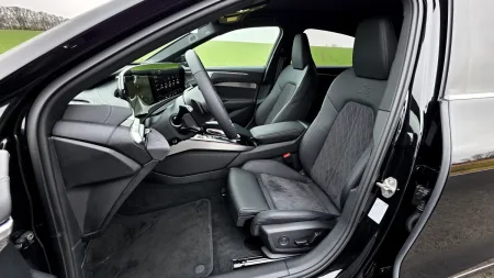 test-2026-audi-a6-e-hybrid-plug-in-hybrid-24